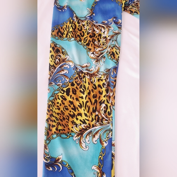 Italian Printed Leggings - Picture 2 of 4